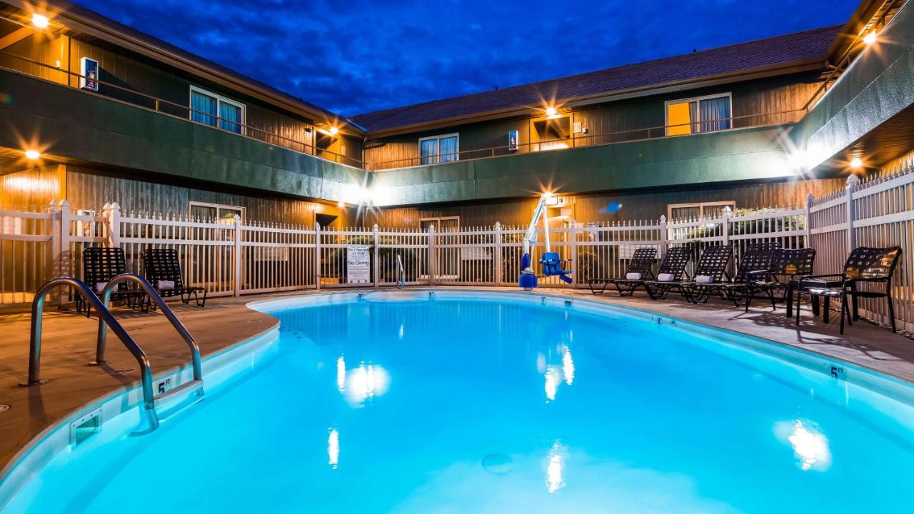 Rivertree Inn & Suites Clarkston Exterior foto